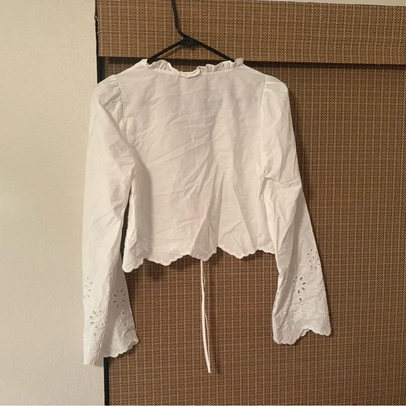 H&M divided white tie up blouse. Never been worn - Picture 3 of 5